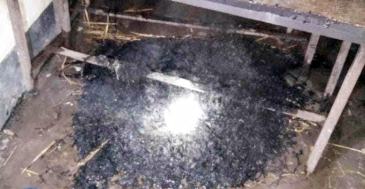 কেন্দুয়ায় ৪ ভোটকেন্দ্রে দুর্বৃত্তের আগুন