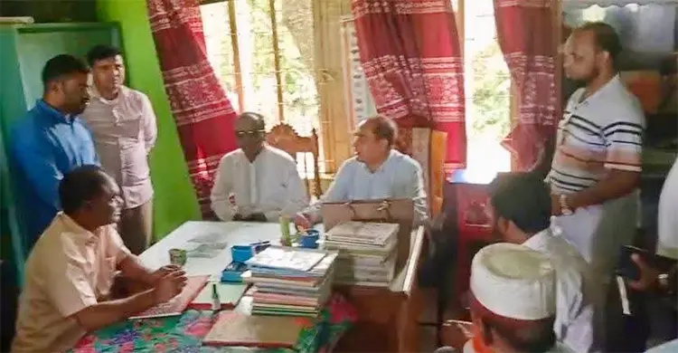 হাজিরা খাতায় সই করে ‘উধাও’ শিক্ষিকা, পরিদর্শনে গিয়ে এমপির ক্ষোভ