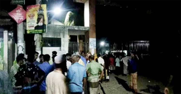 প্রতিপক্ষের জমিতে ফুটবল যাওয়ায় সংঘর্ষ, বৃদ্ধ নিহত