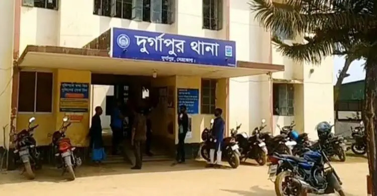 স্বামীর কীটনাশক পান দেখে ফাঁস নিলেন স্ত্রীও