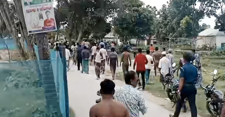 স্কুলে ঢুকে প্রধান শিক্ষককে যুবদল-ছাত্রদল নেতার মারধর