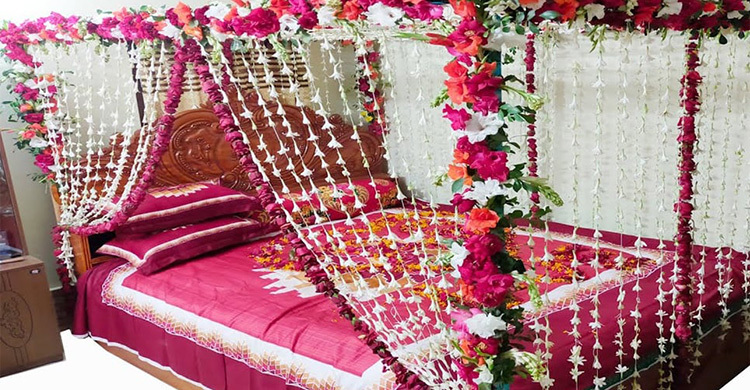 নেত্রকোনায় ‘প্রতিশ্রুতি রক্ষায়’ বন্ধুকে বাসরঘরে পাঠালেন বর