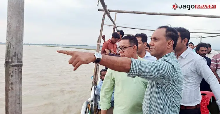 গড়াডোবা হাওরে ফসল রক্ষা বাঁধ ভেঙে পানি প্রবেশ, আতঙ্কে কৃষক