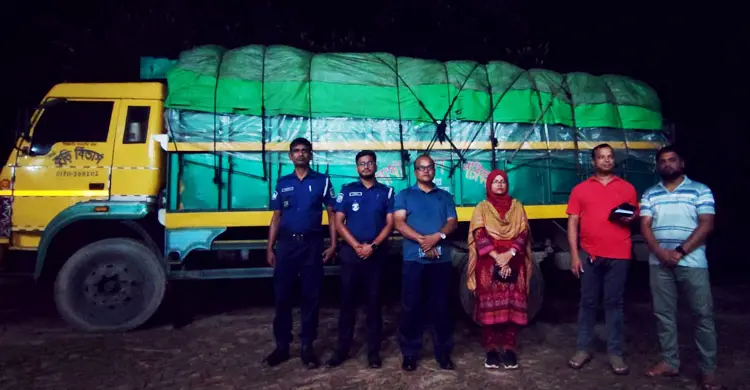 পাচারের সময় ট্রাকভর্তি ৬৬৭ বস্তা সরকারি চাল জব্দ, আটক ২