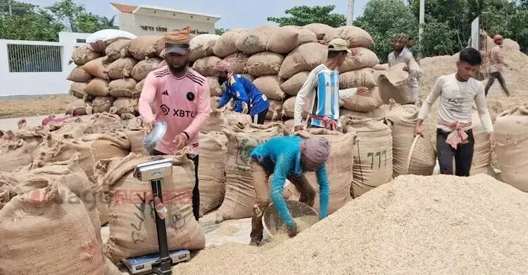 কৃষকদের থেকে ওজনে অতিরিক্ত পণ্য নিলে ব্যবস্থা নেবে সরকার