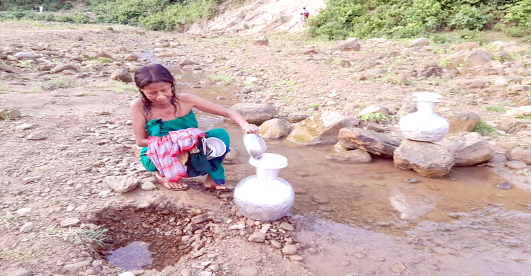 নেত্রকোনার সীমান্তে বিশুদ্ধ পানির তীব্র সংকট