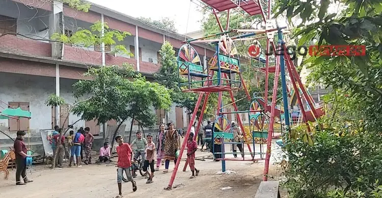 বর্ষবরণের প্রস্তুতিতে মুখরিত পুরান ঢাকার অলিগলি