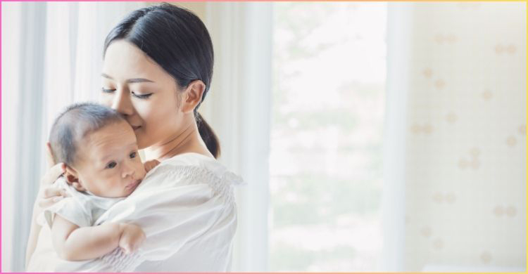 নবজাতকের কানের কাছে চুমু ডেকে আনতে পারে বিপদ