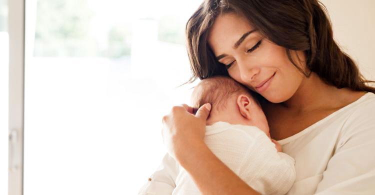 আদরের চুমু নবজাতকের জন্য কতটা বিপজ্জনক জানেন কি