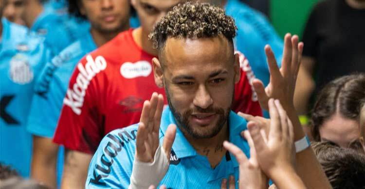 হ্যাটট্রিক করে সান্তোসের বিপদ কাটালেন নেইমার