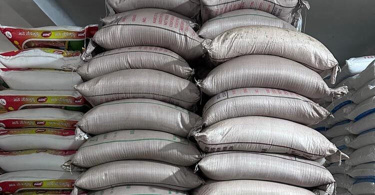নারায়ণগঞ্জে ৬২৪ বস্তা ভারতীয় চিনি জব্দ