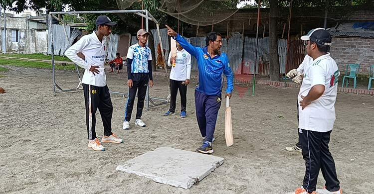 নিজের খেয়ে বনের মহিষ তাড়ায় বেসরকারি ক্রিকেট অ্যাকাডেমি