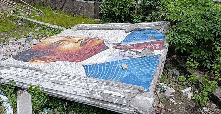 প্রতিহিংসার আগুনে ছারখার নারায়ণগঞ্জের জিয়া হল