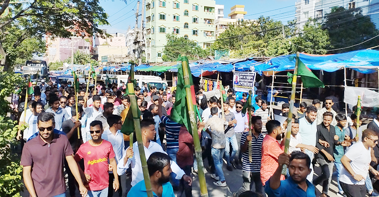 নারায়ণগঞ্জে ছাত্রদলের লাঠি মিছিল