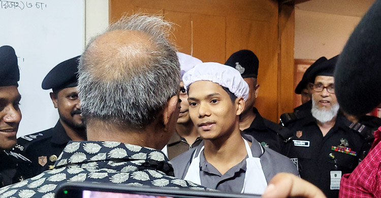 বিশেষ ব্যক্তির রিকুয়েস্টে চাঁদাবাজকে ছাড় দেওয়া যাবে না