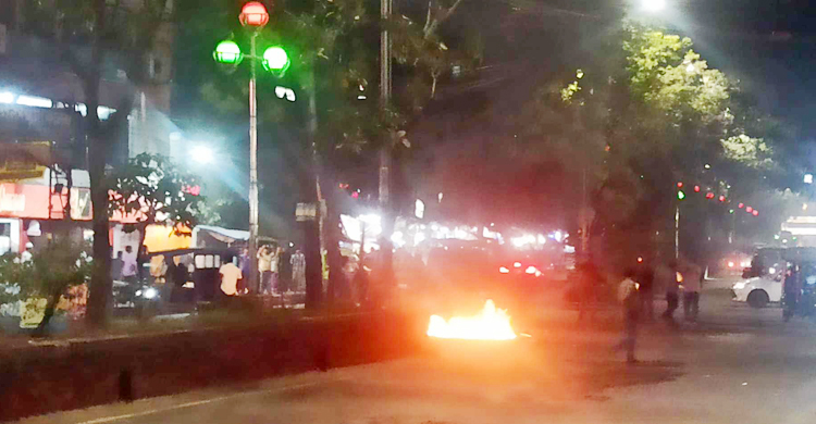 নারায়ণগঞ্জে অবরোধের সমর্থনে মশাল মিছিল