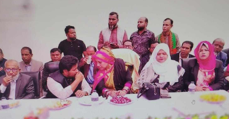 নৌকার প্রচারণায় অংশ নেওয়া ৮ প্রিসাইডিং কর্মকর্তাকে শোকজ