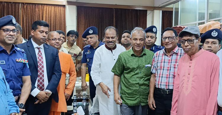 এবার পূজার আয়োজন খুবই ভালো, কোনো সমস্যা নেই: স্বরাষ্ট্র উপদেষ্টা