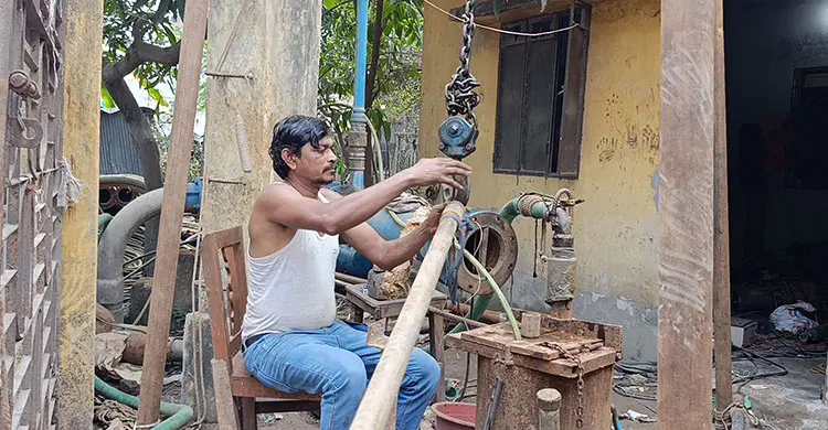 খাওয়ার পানিও জোটে না বন্দরের বাসিন্দাদের