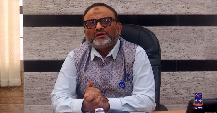 নির্ভয়ে ভোট দিতে আসবা, তোমাদের জন্য অপেক্ষা করছি: ঢাবি উপাচার্য