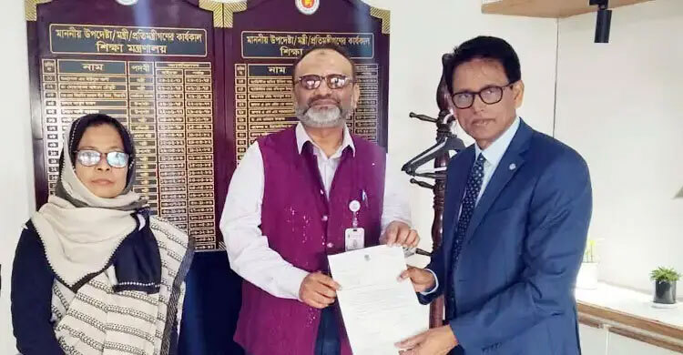 Minister calls DU VC ‘gentleman, qualified,’ sees future roles