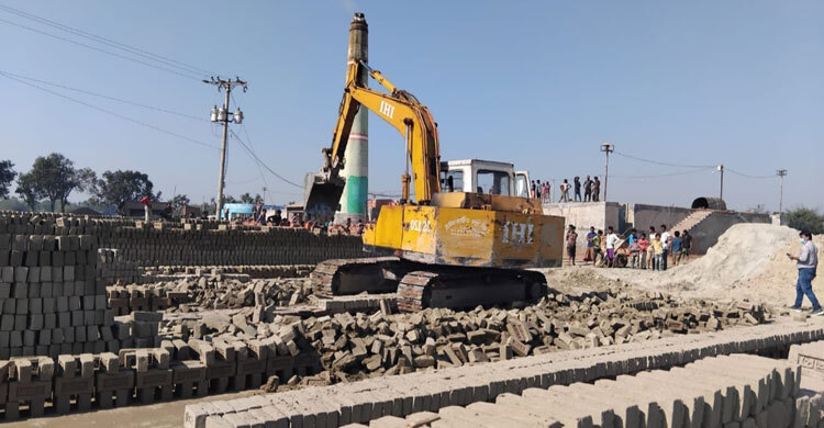 নীলফামারীতে তিন ইটভাটাকে সাড়ে ৩ লাখ টাকা জরিমানা