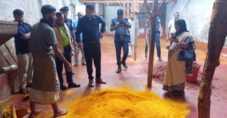 ভৈরবে ভেজাল মসলা উৎপাদনের দায়ে এক লাখ টাকা জরিমানা
