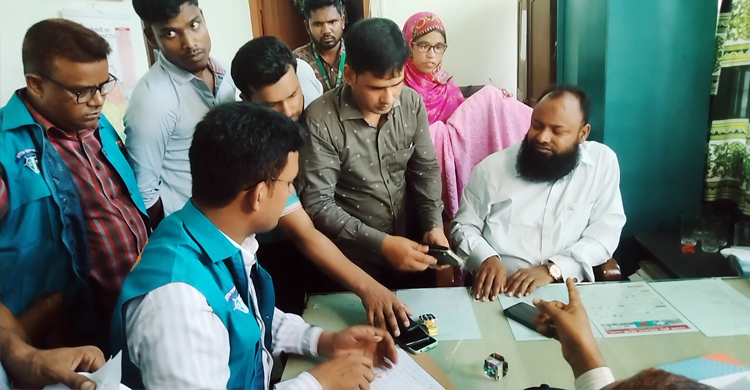 নীলফামারী বিআরটিএ অফিসে দুদকের হানা