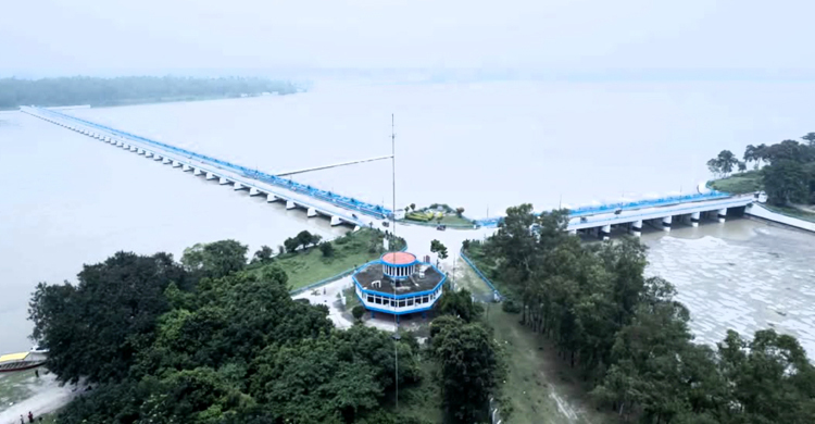 বন্যার শঙ্কা, ডালিয়া পয়েন্টে খুলে দেওয়া হয়েছে ৪৪ স্লুইসগেট