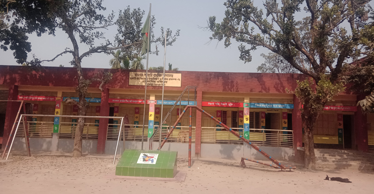 নীলফামারীতে সব স্কুল বন্ধ ঘোষণা