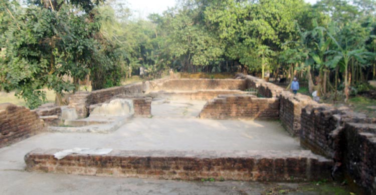 সংস্কারের অভাবে হারিয়ে যেতে বসেছে নীলকুঠি