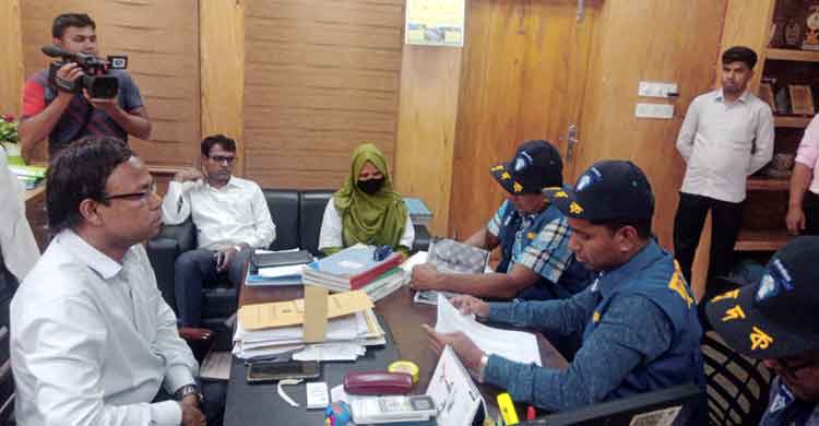 নীলফামারী জেনারেল হাসপাতালে দুদকের অভিযান