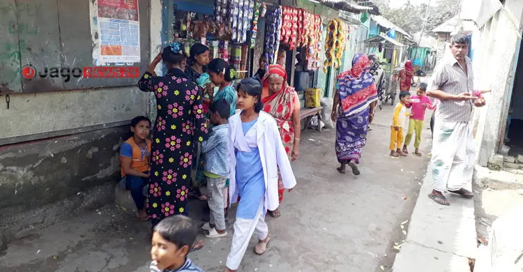 তিন প্রজন্ম ধরে এক ঘরে দুর্বিষহ বসবাস বিহারিদের