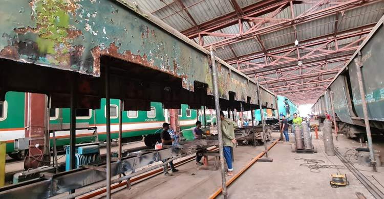 ট্রেনবহরে যোগ হবে অতিরিক্ত ১০০ কোচ, চলছে মেরামতের কাজ