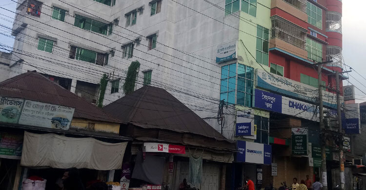 নীলফামারীতে সাবেক কাউন্সিলর-প্রকৌশলীসহ ৩ জনের বিরুদ্ধে মামলা