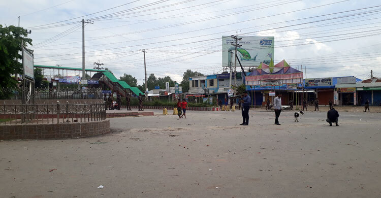 1 killed as EPZ workers clash with police in Nilphamari