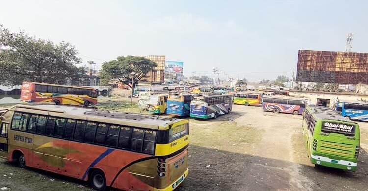 সৈয়দপুর-রংপুর রুটে ৪ দিন ধরে বন্ধ বাস, ভোগান্তি চরমে