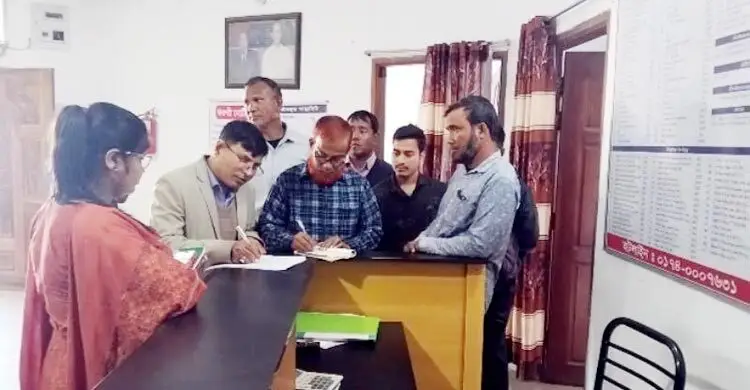 নীলফামারীতে চিকিৎসা অবহেলায় প্রসূতির মৃত্যু, ওটি সিলগালা