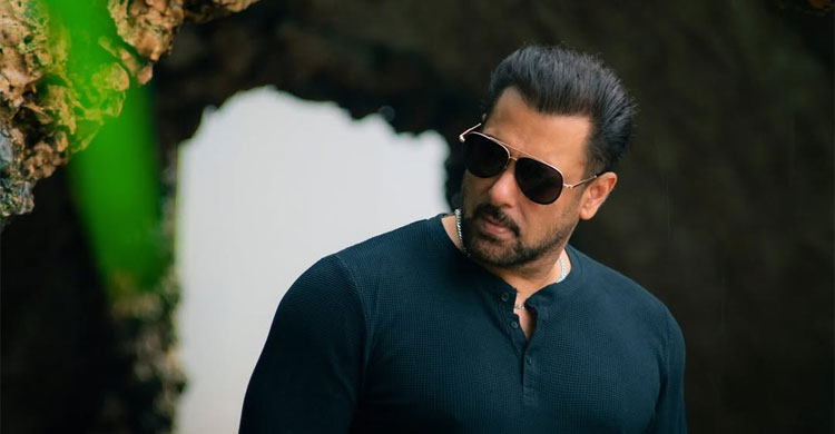 সালমান খানের ফিটনেস যাত্রাতেও আছে চিট মিল, কী খান এই তারকা