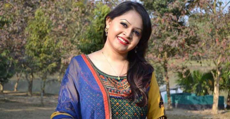 কোথায় থাকেন কেমন আছেন ‘একটা দেশলাই কাঠি জ্বালাও’ গানের গায়িকা