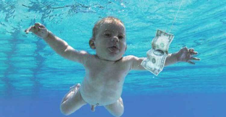 অ্যালবামের কভারে শিশুর উলঙ্গ ছবি, বড় হয়ে মামলা