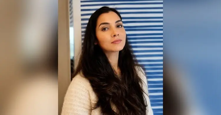 পাকিস্তানি শুনে ক্ষুধার্ত সহযাত্রীকে খাবার দিলেন না ভারতীয় লেখিকা