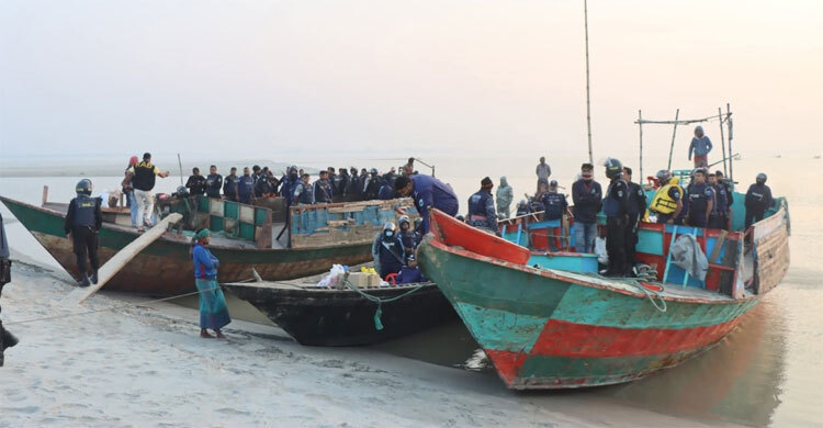 নাটোরে আইনশৃঙ্খলা বাহিনীর অভিযানে গ্রেফতার ২০