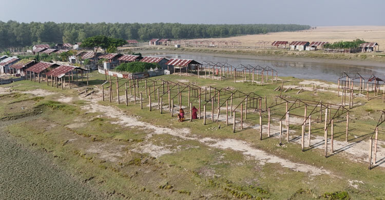 ছয় বছরেই ব্যবহার অনুপযোগী দুই গুচ্ছগ্রামের শত পরিবারের বাসস্থান