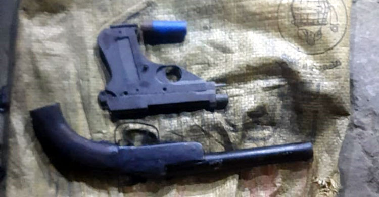 ছেলের রেখে যাওয়া অস্ত্র দিয়ে চাঁদাবাজি, বিএনপি নেতা আটক