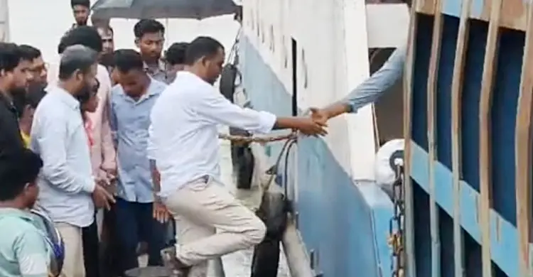 এমপি হান্নান মাসউদকে নিতে মাঝ নদী থেকে ঘুরলো ফেরি