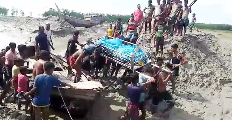 হাতিয়ায় ট্রলারডুবি: ৪ দিন পর নিখোঁজ জেলের মরদেহ উদ্ধার