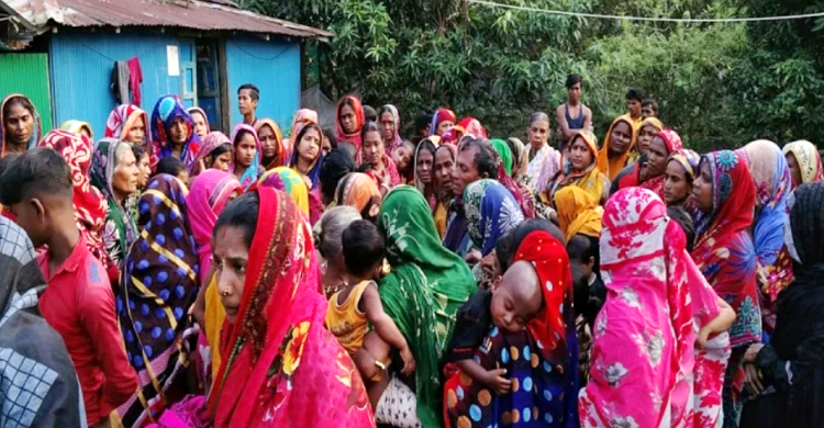 নোয়াখালীতে বাল্কহেডের ধাক্কায় নৌকাডুবি, জেলে নিখোঁজ