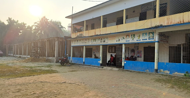 ভোটারের দেখা নেই নোয়াখালীর কেন্দ্রগুলোতে