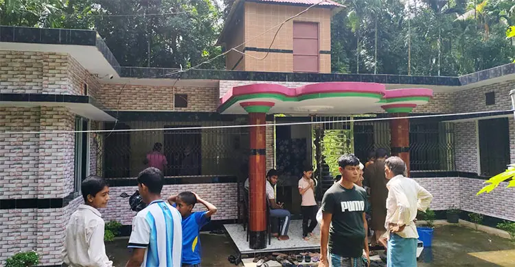 ইতালিতে ৩ বাংলাদেশি খুন: নোয়াখালীর বাড়িতে শোকের মাতম